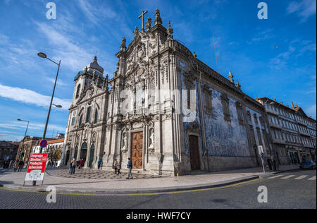 Église Carmo (Igreja do Carmo) et l'église des Carmes (Igreja dos Carmelitas Descalcos) à Vitoria une paroisse civile de la ville de Porto, Portugal Banque D'Images