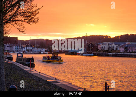 Du côté du port de Bristol au coucher du soleil Banque D'Images