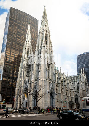 La Cathédrale St Patrick à Manhattan - New York, USA Banque D'Images