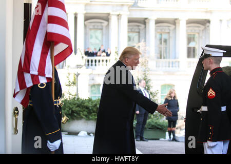 La chancelière allemande, Angela Merkel, visites à Washington, D.C. Le vendredi, Mars 17, 2017 et rencontre avec le président américain Donald Trump à la Maison Blanche. Les deux dirigeants du monde ont tenu une conférence de presse commune à la Maison Blanche à l'Est de la Chambre. Banque D'Images