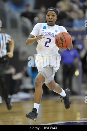 Seattle, WA, USA. Mar 20, 2017. Etre à l'UW Aarion point guard McDonald (2) en action au cours d'une deuxième série de NCAA women's match entre l'Oklahoma Sooners et les Washington Huskies. Le jeu a été joué à HEC de pavillon, sur le campus de l'Université de Washington à Seattle, WA. Jeff Halstead/CSM/Alamy Live News Banque D'Images