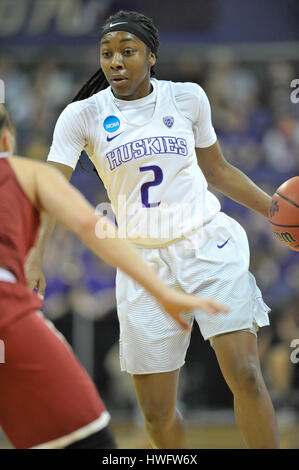 Seattle, WA, USA. Mar 20, 2017. Etre à l'UW Aarion point guard McDonald (2) en action au cours d'une deuxième série de NCAA women's match entre l'Oklahoma Sooners et les Washington Huskies. Le jeu a été joué à HEC de pavillon, sur le campus de l'Université de Washington à Seattle, WA. Jeff Halstead/CSM/Alamy Live News Banque D'Images