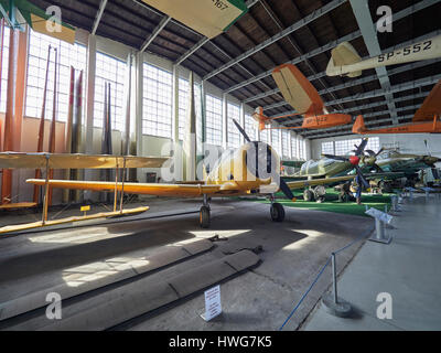 North American T-6 Texan advanced trainer WW II au musée de l'Aviation de Cracovie en Pologne Banque D'Images