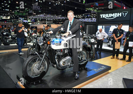 NONTHABURI - 30 novembre : Triumph BONNEVILLE t100 moto sur l'affichage à l'International Motor Expo 2016 La Thaïlande le 30 novembre 2016, dans Nonthaburi Banque D'Images