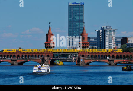 Oberbaumbruecke, Treptower, Spree, Friedrichshain, Berlin, Deutschland, OberbaumbrÂ³cke Banque D'Images