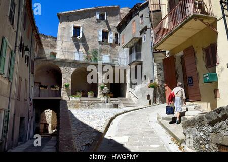 France, Alpes de Haute Provence, Annot, rue médiévale dans le vieux village Banque D'Images