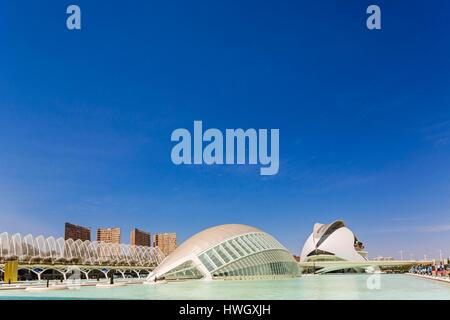 L'espagne, Valence, Cité des Sciences et des Arts, l'Hemisferic et Musée des Sciences Prince Felipe (Museo de las Ciencias Príncipe Felipe) par l'architecte Santiago Calatrava Banque D'Images