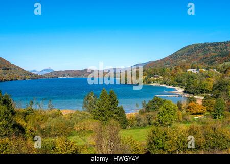 France, Isère, environs de Grenoble, région de la Matheysine, randonnée autour des lacs de Laffrey, Grand lac de Laffrey vue Olivier Messiaen Banque D'Images