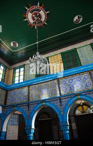 L'île de Djerba, Tunisie, Erriadh, El-Ghriba Synagogue, b. AD 586, la plus ancienne synagogue d'Afrique du Nord, de l'intérieur Banque D'Images