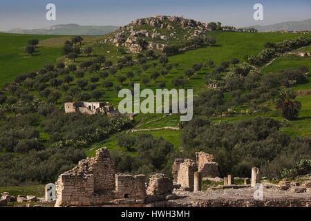 La Tunisie, centre-ouest de la Tunisie, de l'ère romaine Dougga, ruines de la ville, site de l'Unesco, elevated view Banque D'Images