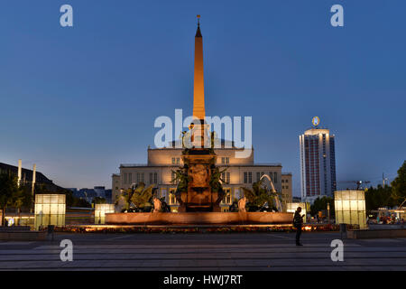 Mendebrunnen, Opéra, l'Augustplatz, Leipzig, Saxe, Allemagne Banque D'Images