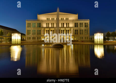 Opernhaus, l'Augustplatz, Leipzig, Saxe, Allemagne Banque D'Images