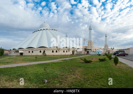 Sheikh Khalifa al Nahyan Mosquée, Shymkent, Kazakhstan, Région du Sud, l'Asie centrale Banque D'Images