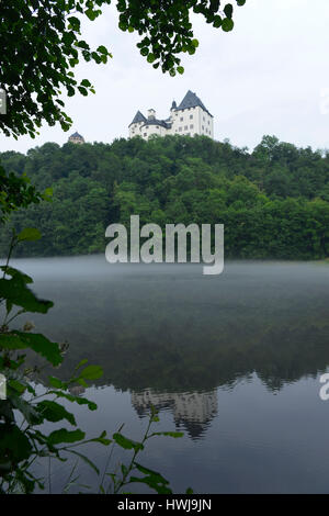 Nebel, Saale, Schloss Burgk, Naturpark Thueringer Schiefergebirge/Obere Saale, Thuringe, Allemagne Banque D'Images