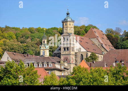 L'église St Michael et vieille ville, Schwaebisch Hall, région Hohenlohe, Bade-Wurtemberg, Allemagne, Heilbronn-Franconia Banque D'Images