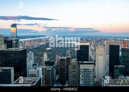 Vue panoramique vue aérienne de Manhattan et Central Park au coucher du soleil - New York, USA Banque D'Images