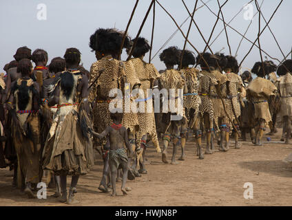 Dimi cérémonie dans la tribu Dassanech pour célébrer la circoncision des adolescents, vallée de l'Omo, Ethiopie, Omorate Banque D'Images