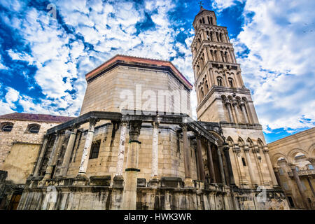 Voir à la cathédrale du 3ème siècle dans la ville de Split, Croatie, UNESCO World's Hertage Site. Banque D'Images