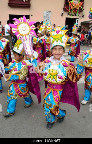 Plaza de Armas - Carnaval de Cajamarca. .Département de Cajamarca au Pérou Banque D'Images