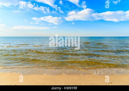 Belle vue sur mer et plage de Debki village, mer Baltique, Pologne Banque D'Images