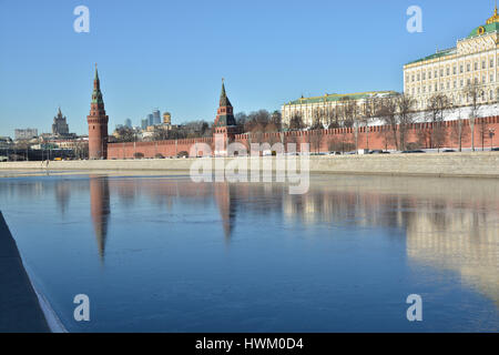 Kremlin talus de la Moskova. Paysage d'hiver du cœur de la capitale russe. Banque D'Images