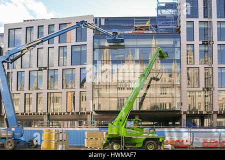 Collège Marischal reflétée dans le développement en cours de construction Place Marischal Banque D'Images