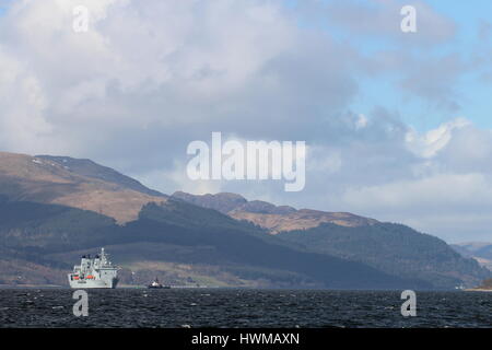 RFA Fort Victoria (A387), un Fort Victoria-classe reconstitution multi-rôle navire de l'auxiliaire de la Flotte royale, au large de Gourock sur le Firth of Clyde. Banque D'Images