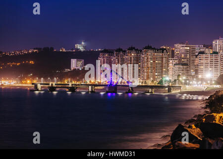 Muelle Vergara à Vina del Mar, Chili, la nuit Banque D'Images