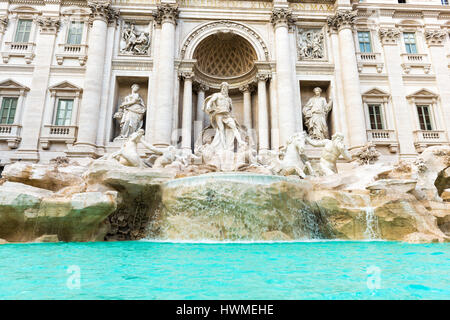 La fontaine de Trevi (Italien : Fontana di Trevi, à Rome, l'Italie est la plus grande fontaine baroque dans la ville et l'une des plus célèbres fontaines de la Banque D'Images