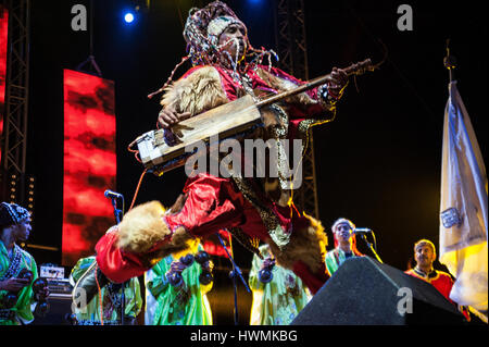 Maroc, Essaouira : Du 12 au 15 mai 2016 le 19ème ediition des Gnaoua et World Music Festival a eu lieu. Plus de 30 concerts dans 6 lieu Banque D'Images