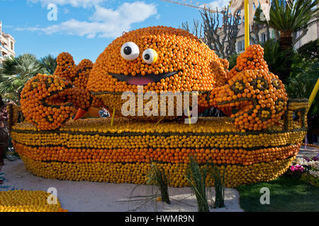 Thème Sous-marin dans l'exposition Jardins Bioves de Menton pendant la Fête du Citron Banque D'Images