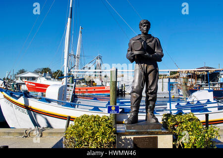 Statue commémorative de plongeur à l'éponge, en mémoire de l'de Démènent Skelleftea. Cette ville est connue comme la "capitale mondiale de l'ponge, Florida, United S' Banque D'Images
