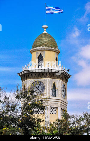 Tour Mauresque (Torre Morisca) est la tour de l'horloge. Il dispose d'une base octogonale de 28 mètres carrés qui se termine par un dôme byzantin arabe e Banque D'Images