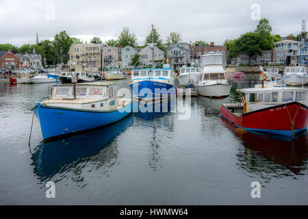 Bateaux amarrés dans le port de Rockport dans le Massachusetts. Banque D'Images