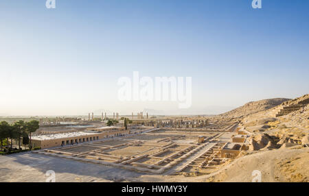 Vue sur Persepolis heritage par Shiraz dans l'Iran Banque D'Images