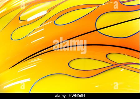 Flaming colorés de peinture sur un hotrod sur mesure Banque D'Images