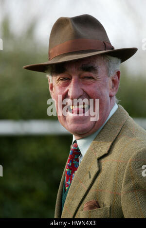 JOSH GIFFORD entraîneur de chevaux de course L'hippodrome de Cheltenham CHELTENHAM 13 Mars 2002 Banque D'Images
