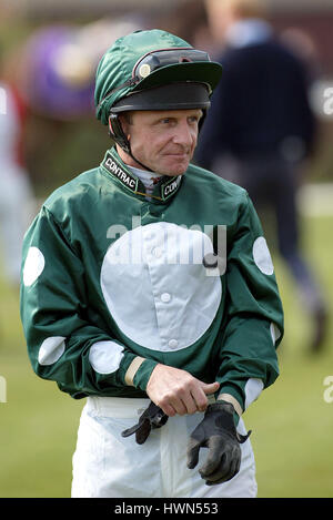 KEVIN DARLEY SOUTHWELL JOCKEY HIPPODROME SOUTHWELL 12 Avril 2002 Banque D'Images