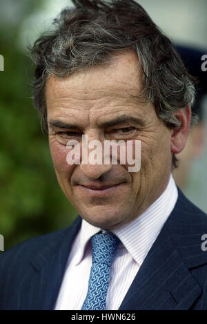 LUCA CUMANI entraîneur de chevaux de course HIPPODROME DE DONCASTER DONCASTER 12 Septembre 2002 Banque D'Images