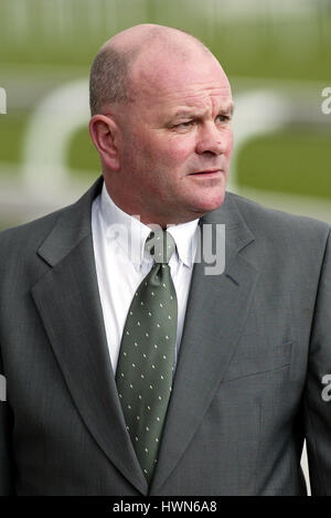 DAVID NICHOLLS, entraîneur de chevaux de course HIPPODROME DE DONCASTER DONCASTER 22 Mars 2002 Banque D'Images