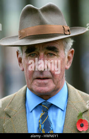 JOSH GIFFORD entraîneur de chevaux de course L'hippodrome de Cheltenham CHELTENHAM 29 Octobre 2002 Banque D'Images