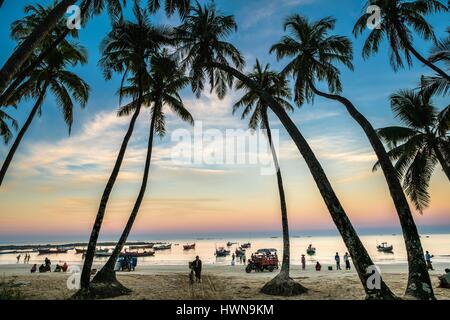 Myanmar (Birmanie), l'État de Rakhine (Arakan), ou quartier de Thandwe, à la plage de Ngapali, retour de la pêche Banque D'Images