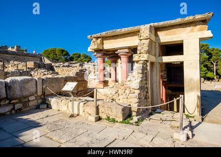 Grèce, Crète, Héraklion, l'Archeological site minoen de Knossos, au nord du bassin de purification lustrale Banque D'Images