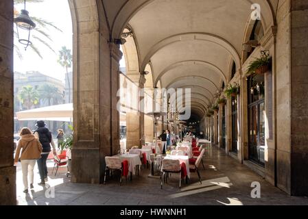 Espagne, Catalogne, Barcelone, Barrio Gotico, près de la Rambla, la Plaça Reial (Place Royale) Banque D'Images