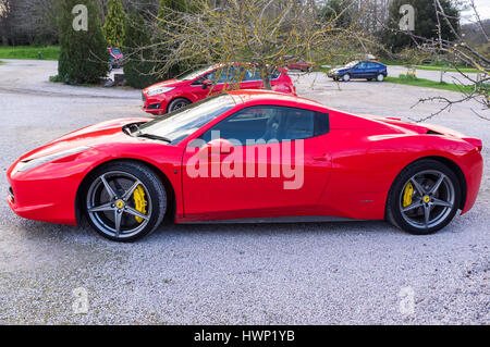 Ferrari 458 Spider et stationné à l'arrêt. Banque D'Images