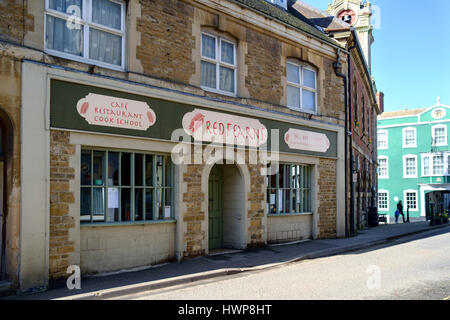 Vues de la ville de Wincanton en somerset England UK. Fearns rouge Cafe Banque D'Images