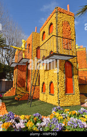 Fête du citron ou de la Fête du Citron à Menton France s'affiche dans les jardins Bioves productions sur le thème de Broadway Banque D'Images