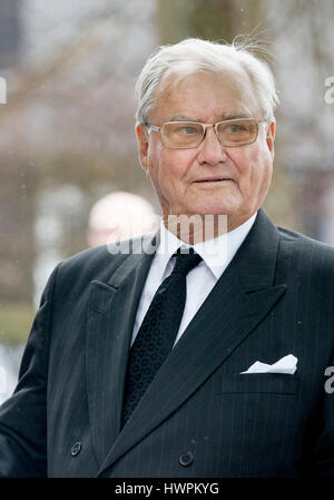 Bad Berleburg, Allemagne. Mar 21, 2017. Le Prince Henrik de Danemark assiste au service funèbre du Prince Richard zu Sayn-Wittgenstein-Berleburg à l'Evangelische Stadtkirche dans Bad Berleburg, Allemagne, 21 mars 2017. Photo : Patrick van Katwijk POINT DE VUE - PAS DE SERVICE DE FIL - Photo : Patrick Van Katwijk//dpa/Alamy Live News Banque D'Images