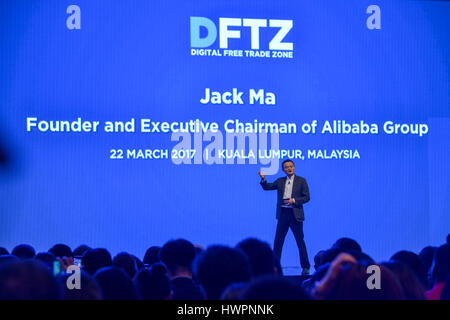 Kuala Lumpur, Malaisie. Mar 22, 2017. Le président exécutif d'Alibaba Jack Ma fait un discours à Kuala Lumpur, Malaisie, le 22 mars 2017. E-commerce de la Chine Pays groupe géant a annoncé mercredi un projet de création d'un e-commerce en Malaisie hub logistique globale, cloud-computing et e-service financier afin de promouvoir le commerce et l'e-commerce dans la région. Credit : Chong Chung Voon/Xinhua/Alamy Live News Banque D'Images