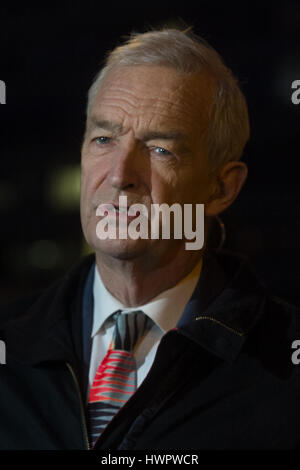 Londres, Royaume-Uni. Mar 22, 2017. Jon Snow journaliste britannique Channel 4 et présentateur de télévision, les rapports sur la terreur à l'incident de crédit du Parlement : amer ghazzal/Alamy Live News Banque D'Images